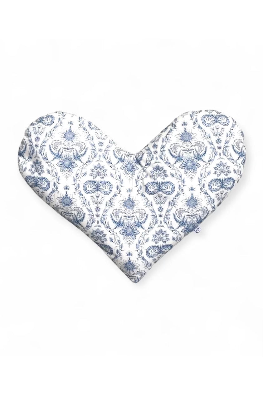 Scented Wheat Bags, by Amanda Alexander

Our gorgeous heart wheat bags are made in pure cotton&nbsp;fabric filled with wheat that has been fragranced with essential&nbsp;oils.&nbsp;

These bags are great for tired sore muscles, aches and pains.&nbsp;

Another good use is to heat up and pop in your bed to warm it up on a cold night.

To heat place in a microwave with a cup of water for 2 mins