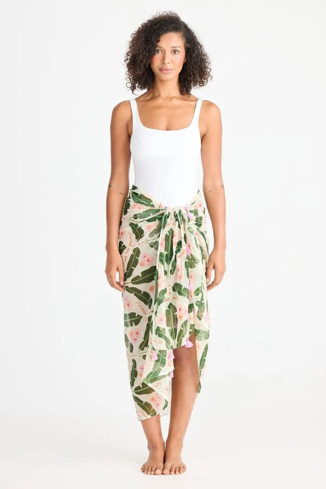 Stella Sarong Scarf - Paraiso Del Sol, by Holiday
Lovingly handmade in India
Exclusive design
One Size&nbsp;
Lightweight and comfortable
Cotton Voile

Due to the light weight fabric this piece can easily be worn as a scarf.