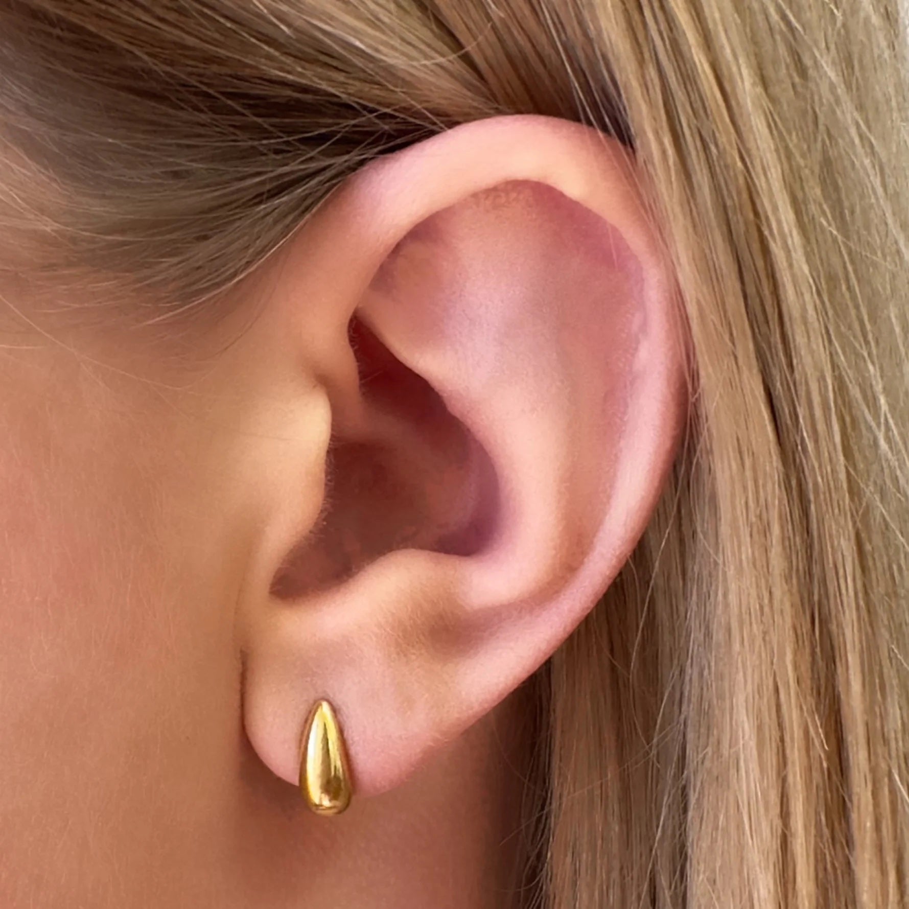 Swift Stud Earrings - Gold