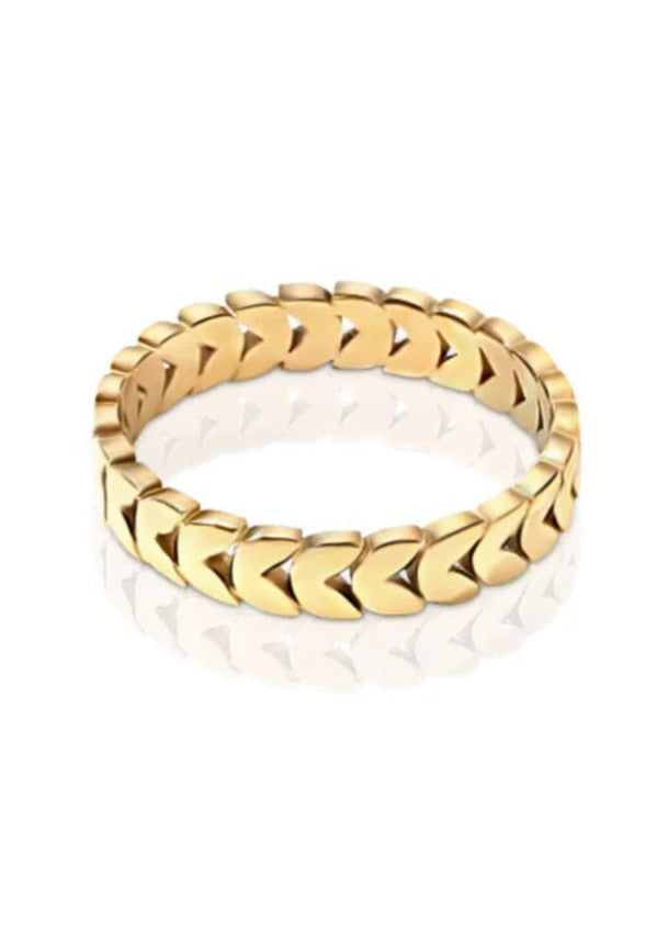 <h3>Centerfield Ring - Gold, by Ever</h3> <p>Sweat Resistant. Waterproof. Anti-Tanish. No Fade. Hyperallergenic.</p> <p>A chic stackable ring with unique detail that is a must in your ring collection.</p> <p><span>Crafted with attention to detail, this ring embodies the perfect blend of simplicity and sophistication, designed to&nbsp;stack with our other modern rings for the ultimate&nbsp;statement.</span></p>