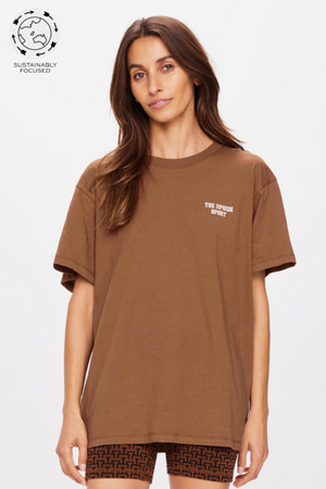 Sammi Tee - Tobacco, by The Upside

A classic tee shape to throw on over any leg.

Made with 100% Organic Cotton jersey
Oversized tee shape in tobacco
The Upside Sport printed logo at front chest
Soft rib neckline