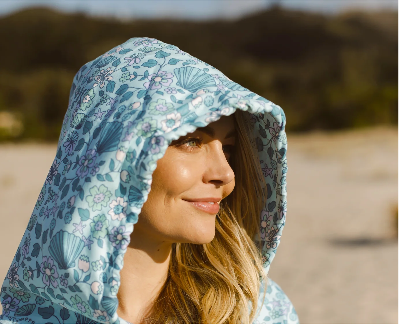 Surf Poncho, Adults - Aqua Seashells