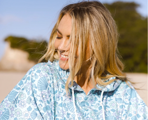 Surf Poncho, Adults - Aqua Seashells