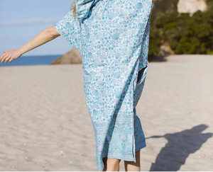 Surf Poncho, Adults - Aqua Seashells