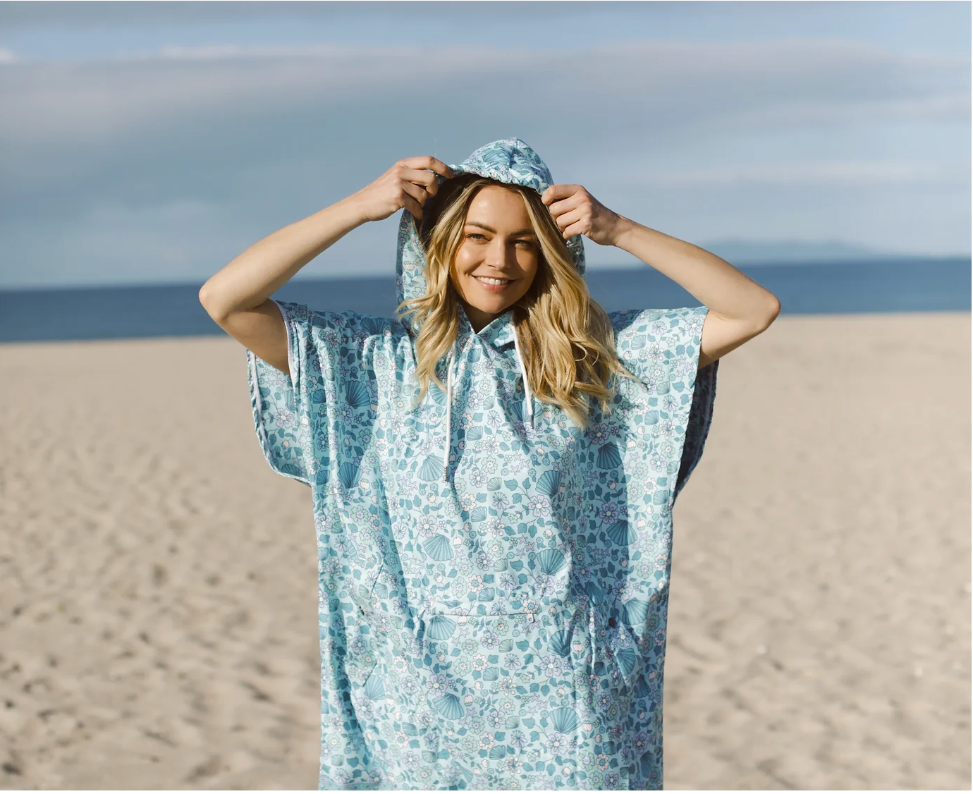 Surf Poncho, Adults - Aqua Seashells