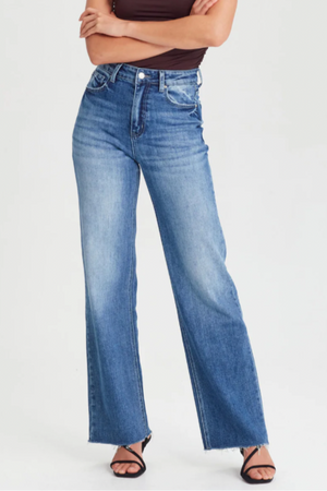 Alanis Wide Leg Jean - Denim Blue, by Junkfood Jeans

High waisted,&nbsp;stretch denim&nbsp;wide leg jean.

Alanis wide leg jean that fits slimmer to the waist &amp; body with a relaxed leg and wider raw hem that can be cut to length.&nbsp;In a medium stretch, premium denim and perfect denim blue colour.&nbsp;