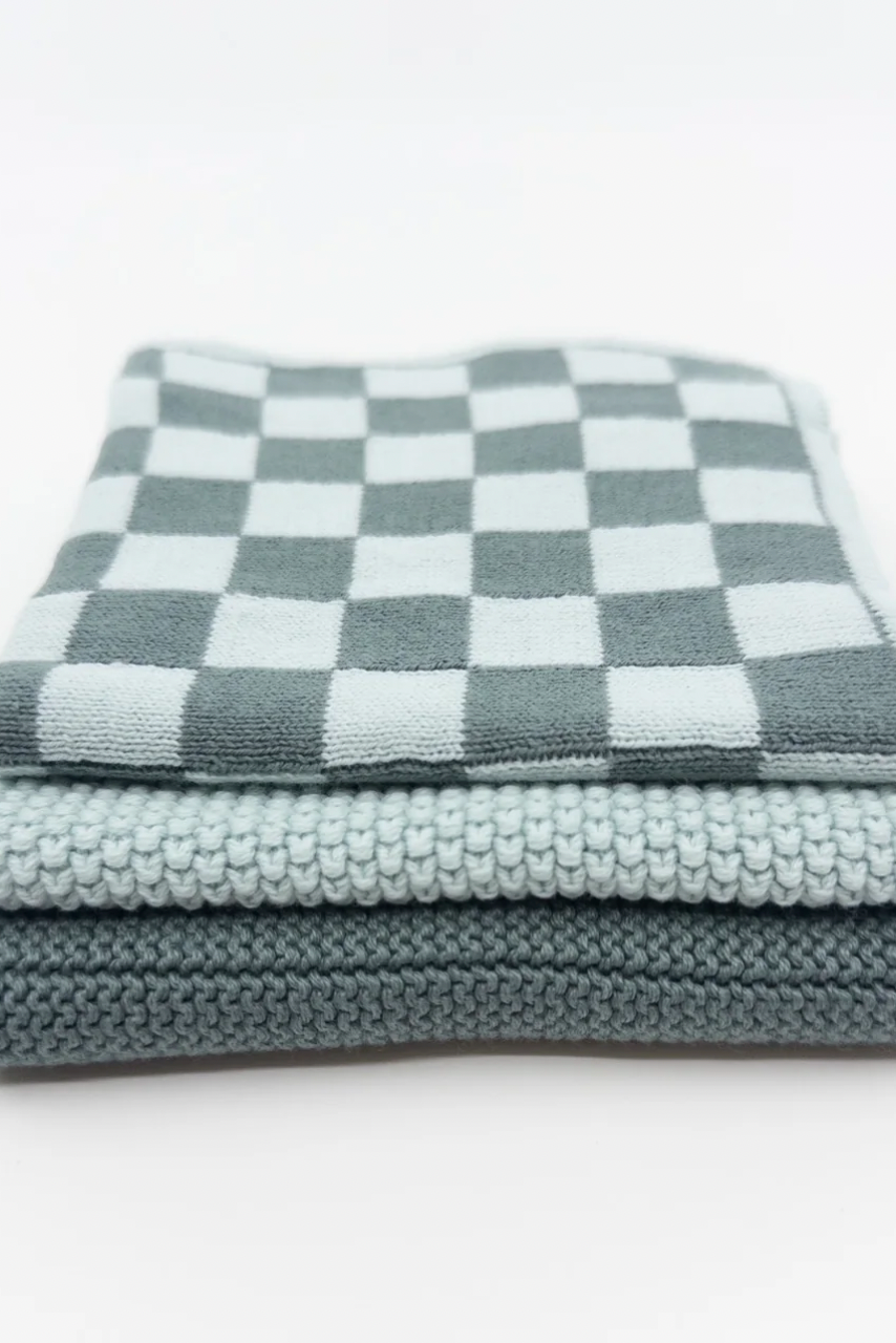 Dishcloth Variety 3pk - Sea Foam Chequer, by Ecovask

With several cloth options now available, we know how difficult it can be to work out what cloths will suit you best. Therefore, we have created our Mixed Cloth packs to take the guess work away.

Each&nbsp;pack contains;
1&nbsp;x heavy-duty dish cloth
1&nbsp;x 'lite' dish cloth
1&nbsp;x Design Series cloth