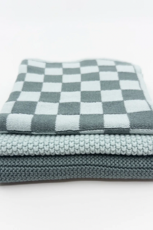 Dishcloth Variety 3pk - Sea Foam Chequer, by Ecovask

With several cloth options now available, we know how difficult it can be to work out what cloths will suit you best. Therefore, we have created our Mixed Cloth packs to take the guess work away.

Each&nbsp;pack contains;
1&nbsp;x heavy-duty dish cloth
1&nbsp;x 'lite' dish cloth
1&nbsp;x Design Series cloth