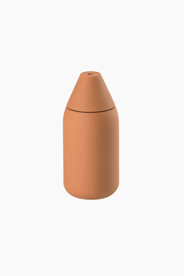 ZONE Denmark Singles Soap Dispenser - Apricot
Small designs can sometimes make a big impression. What a stylish way to dispense just the right amount of soap! The rocket-shaped body of the Singles dispenser has a futuristic elegance. With its broad, cylindrical base, the dispenser sits firmly on the countertop. Gentle pressure dispenses just the right amount of soap from the hole in the top. To refill, simply unscrew the top. The dispenser is made of silky soft silicone that is pleasant to the touch and eas