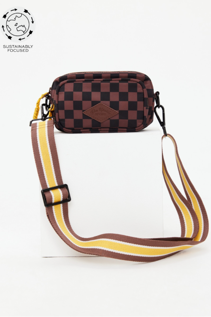 Technica Voyage Crossbody Bag - Check, by The Upside

For days on the move, you can't go past THE UPSIDE's crossbody bag

Recycled polyester mini crossbody bag
Printed in our technica check print
Adjustable and removable stripe strap
Multi pockets with zippers and paracord zip pullers
PU logo badge at front
Please refer to studio images for accurate colour of garment