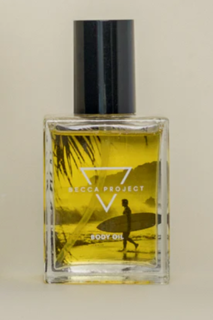 Men's Body, Beard and Face Oil - Haven, by Becca Project

Grounding. Sophisticated. Effortless

HAVEN is your daily dose of calm and confidence.&nbsp; A deeply nourishing oil for the face, body and beard, it's crafted with lightweight botanical oils that absorb easily to hydrate skin and soften coarse hair.

Infused with essential oils of manuka, bergamot and sandalwood, the scent carries notes of cracked pepper and citrus peel, smoky vanilla, aged leather and earthy woods.&nbsp; Bold yet balanced, it leave