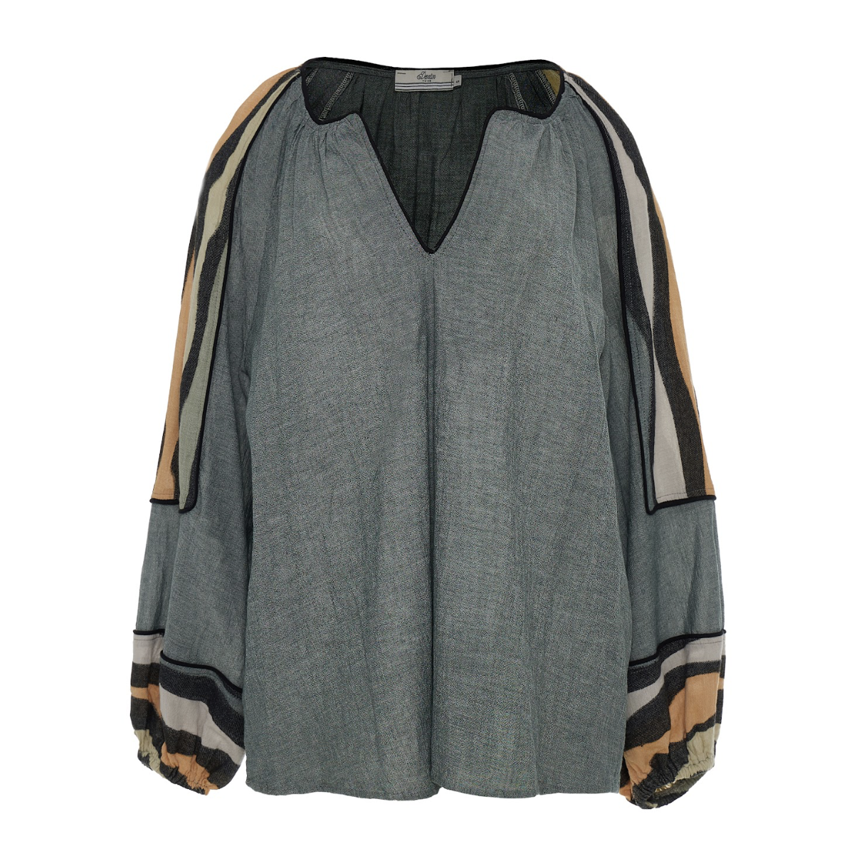 Serene Blouse - Khaki/Tabac, by Devotion Twins

Loose fit
Wide arms with elastic cuffs
Jacquard print
V-neck
Pure cotton