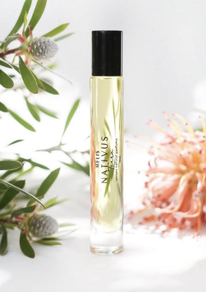 Infused with the potent power of native Australian botanicals, Nativus Terra is both alluring and comforting, enveloping its wearer with a sense of stability, warmth and groundedness.  Top Notes:  Rose, Citrus and Spice  Heart: Wattleseed, Quandong (white peach) and Cacao  Base Notes:  Sandalwood, Cedarwood and Amber