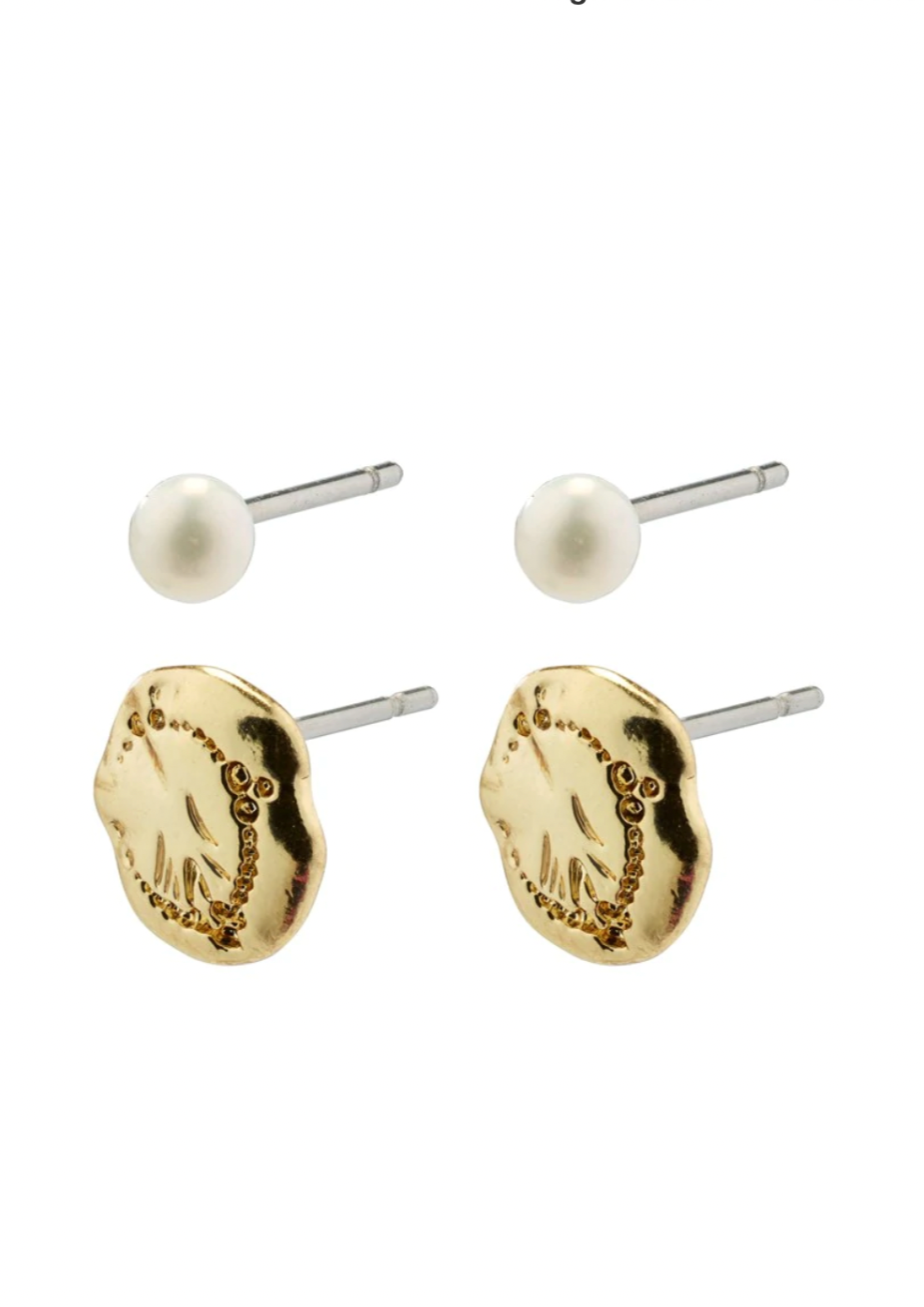 Jola Earrings - Gold Plated/White, by Pilgrim It’s all in the details. With the gold-plated 2-in-1 set from Pilgrim, you get 2 pairs of small elegant ear studs for your stylish everyday looks. The white freshwater pearls create a simplistic and romantic piece, while the matching gold-plated studs have a handcrafted feel with irregular shapes and a nature-inspired embossed surface.